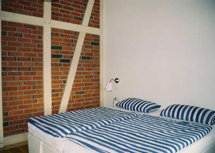 Alte Fischerkate * Groß Zicker
